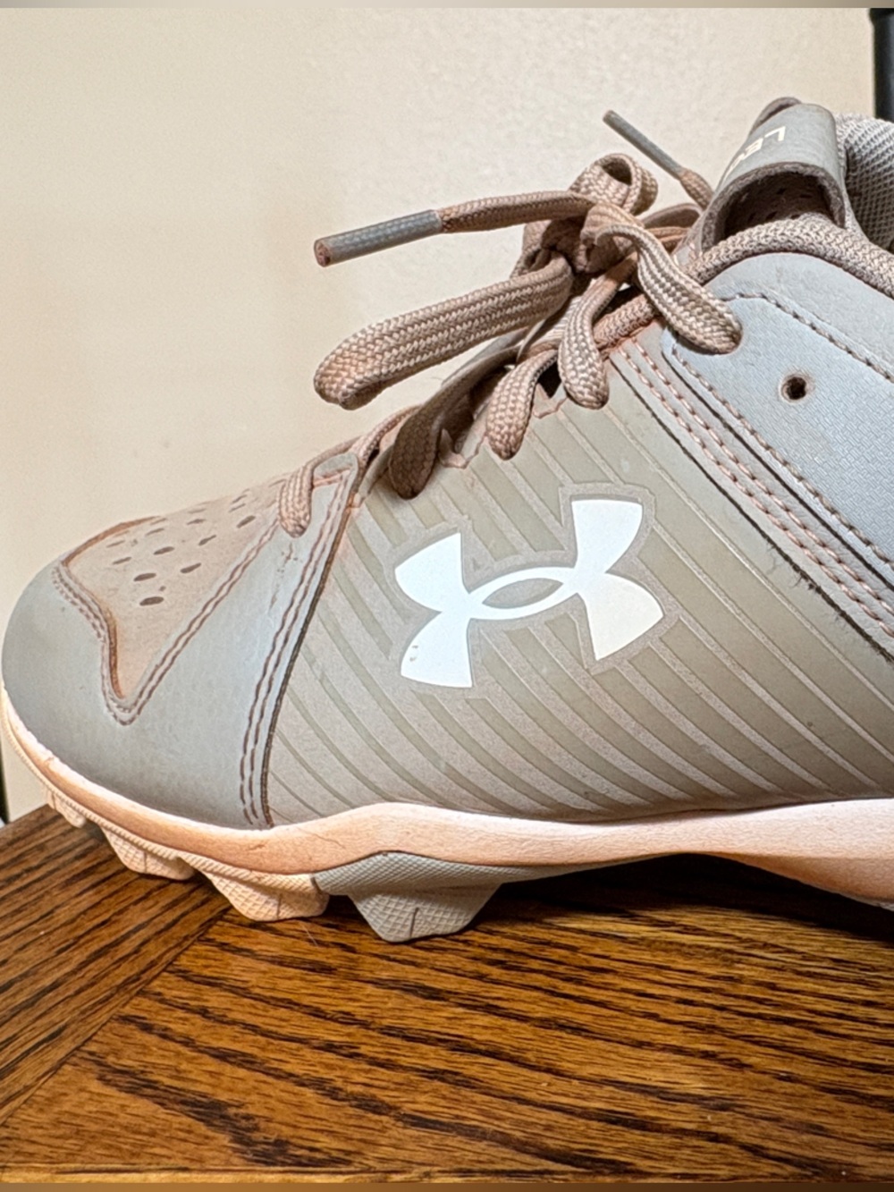 Under Armour Kids Gray Lace-Up Cleats